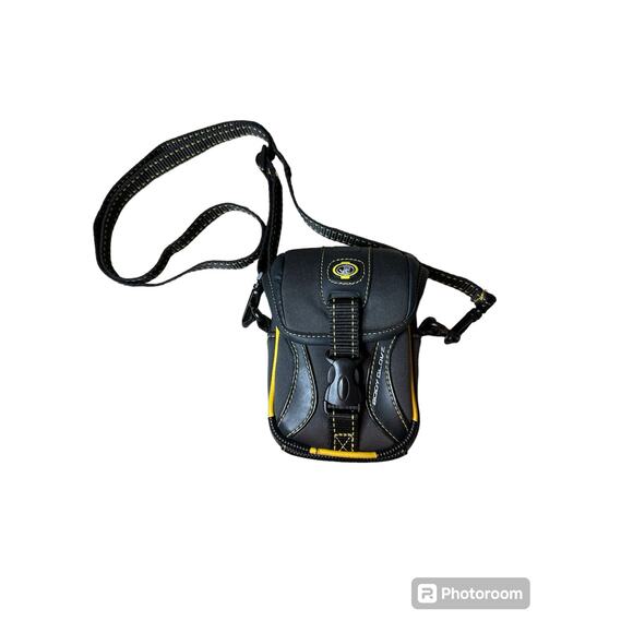 Body Glove Other - Body Glove Universal Crossbody Bag